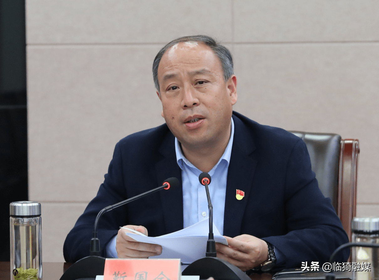 4月26日,临猗县委副书记,县长靳国全主持召开2021年临猗县重点项目