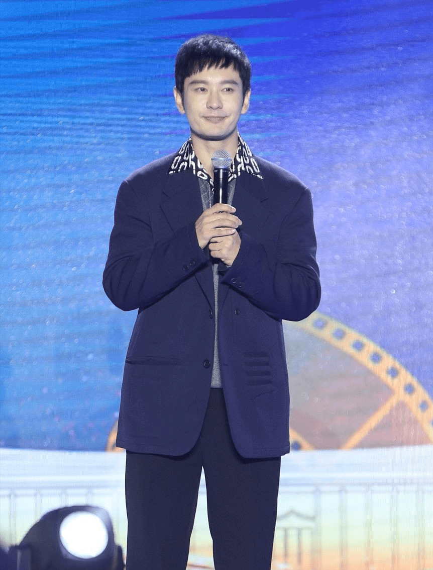 黄晓明胖着的时候也挺帅的虽然脸蛋看着有点方但却也挺清爽