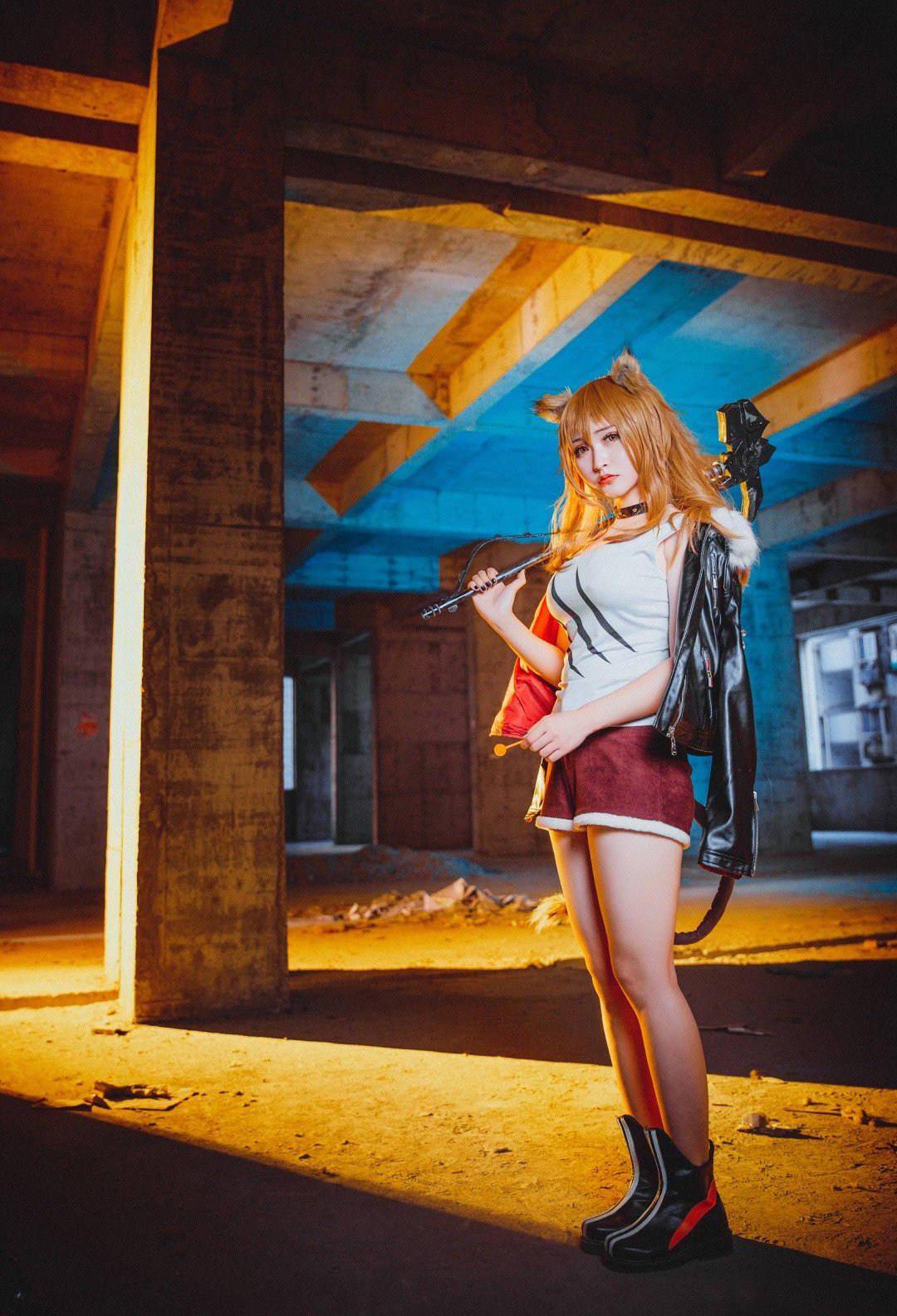 明日方舟推进之王cosplay