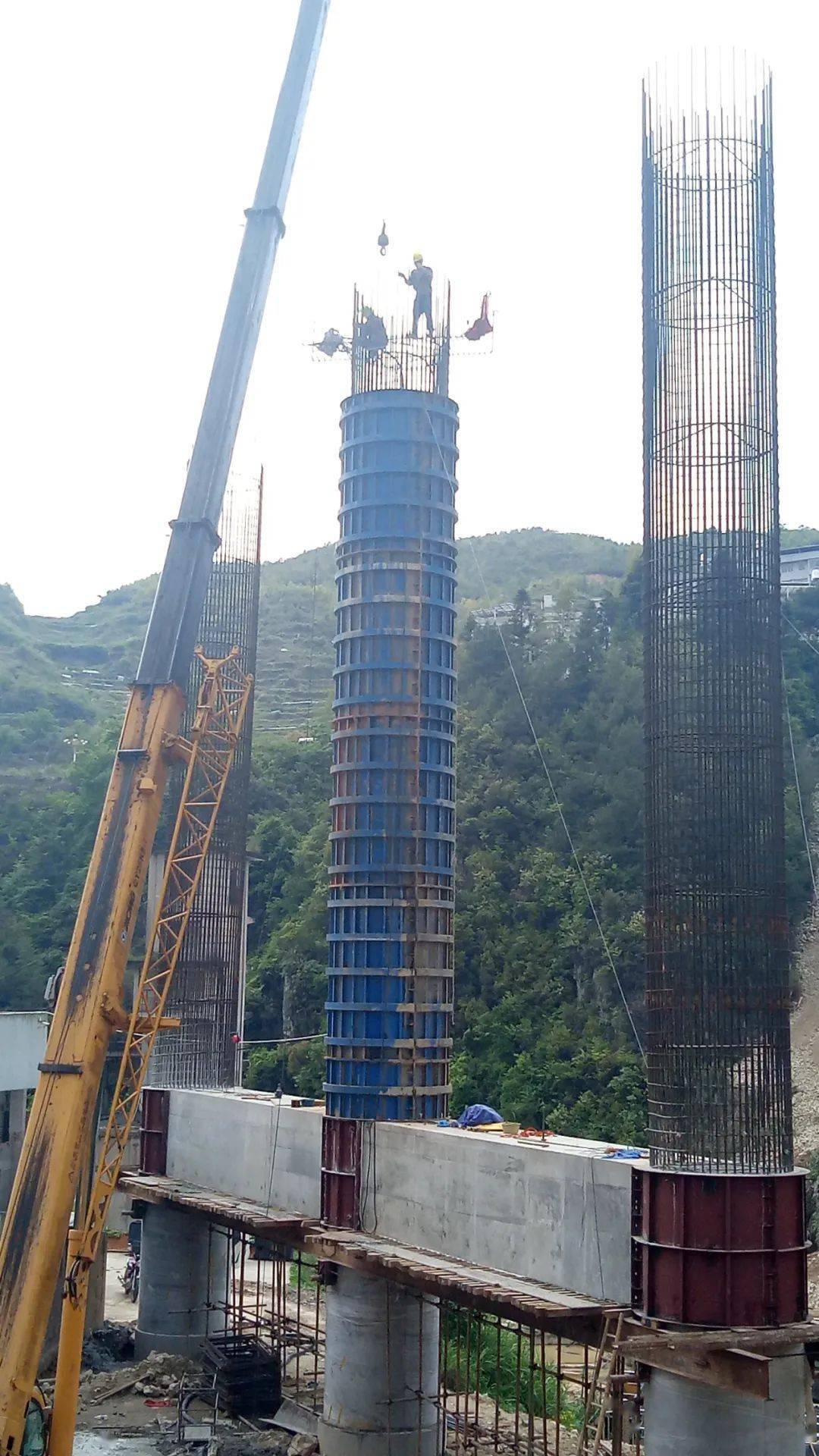 项目建设进行时|东部新城新城大桥建设有序推进_施工