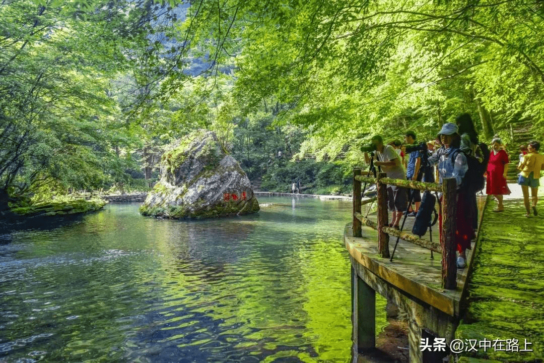 五一假期天氣晴好篝火點起來漢中黎坪這份攻略請收好