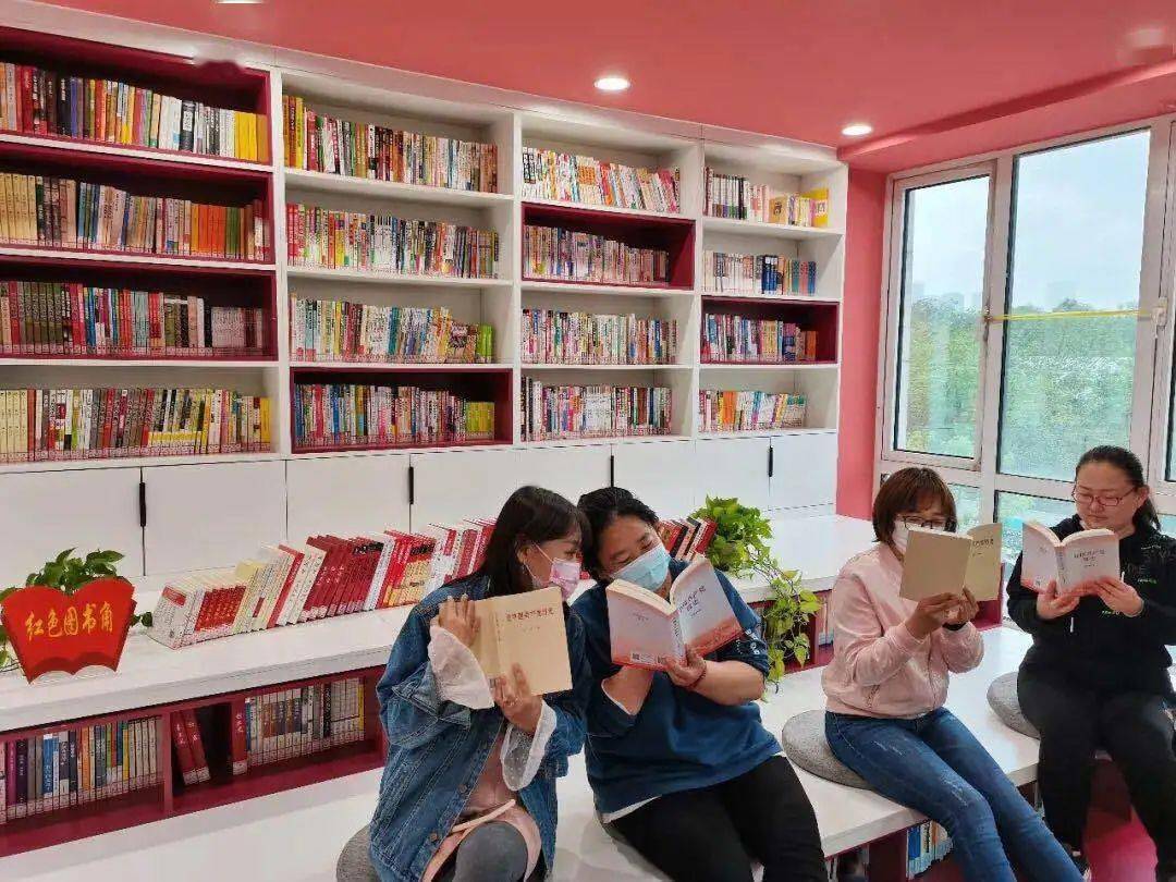 建党百年富民路街道社区设立红色图书角开辟党史学习新阵地