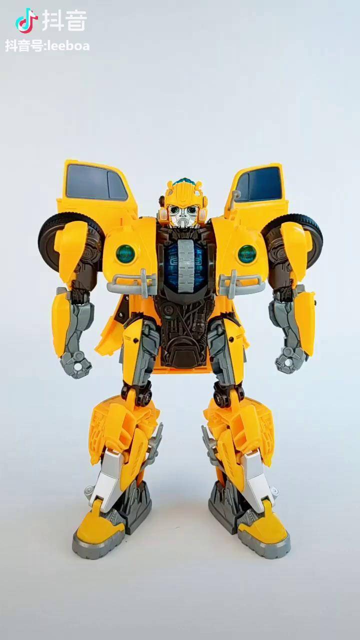 变形金刚 一款会说话的大黄蜂