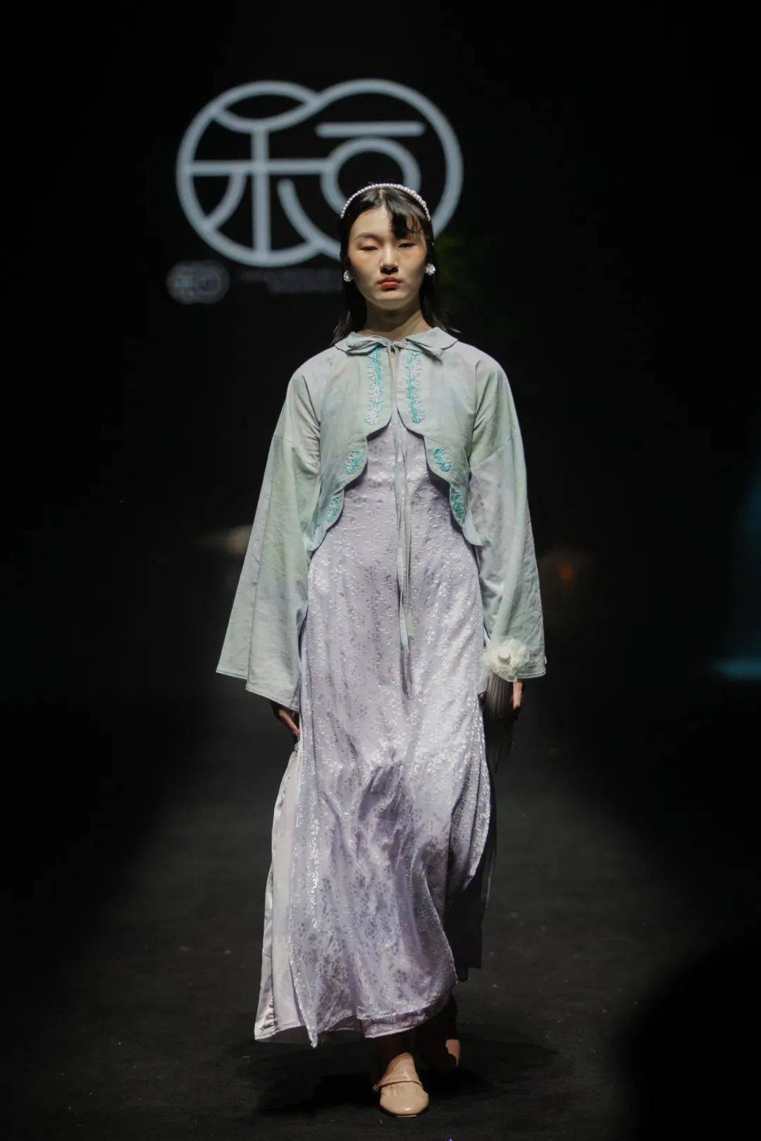 服饰 9a691ad246d44001ba5994121963e1dd.jpeg