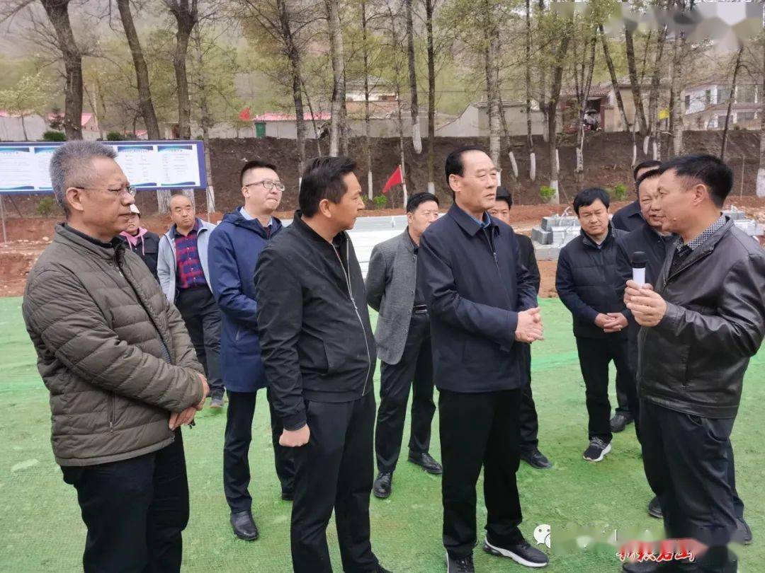 州政协专题调研积石山县推进农业产业结构调整情况