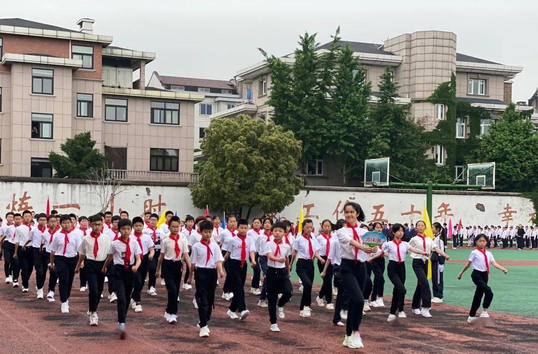 让百年党史活起来吴宁二校运动会开幕式燃爆全场