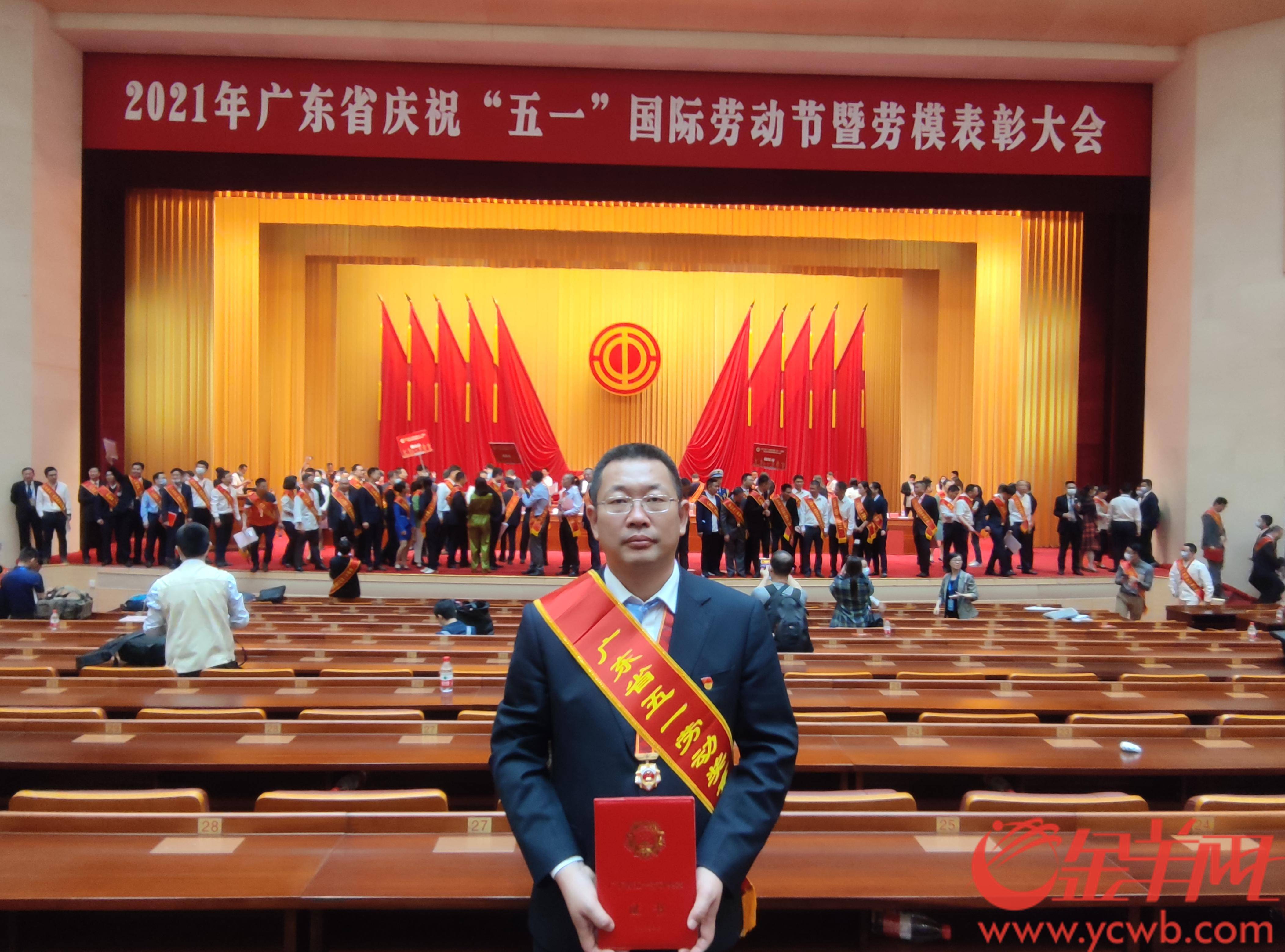 省五一劳动奖章获得者柳印生疫情期间主动参建医护人员隔离宿舍