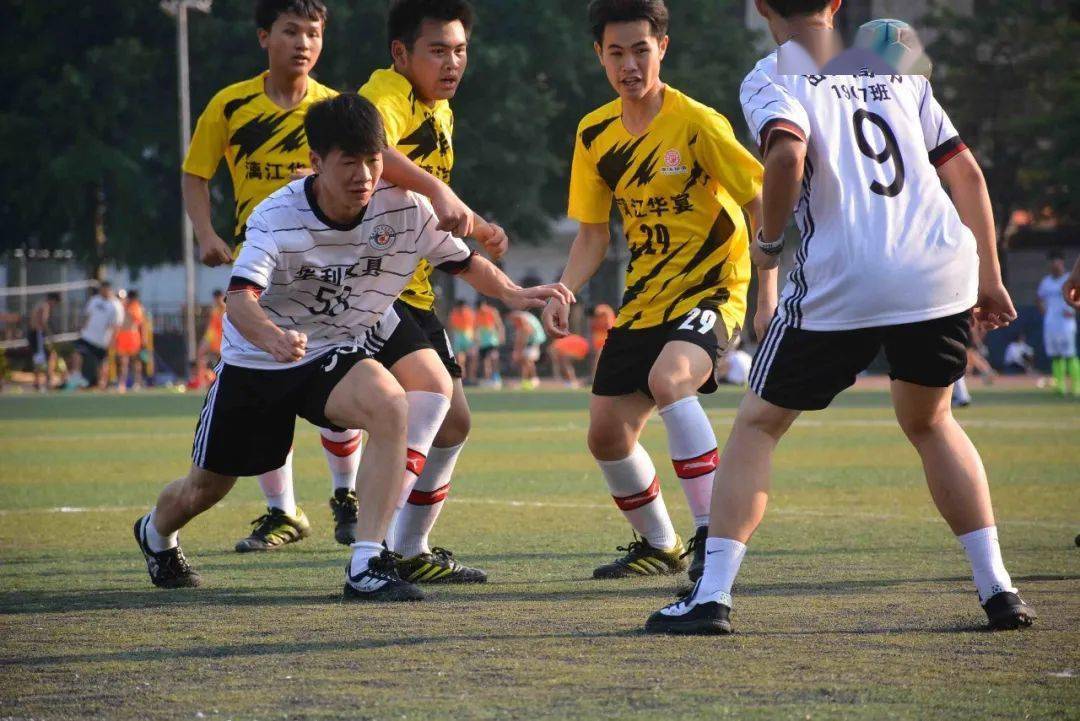 田阳高中第二届立达杯足球赛圆满落幕!_比赛