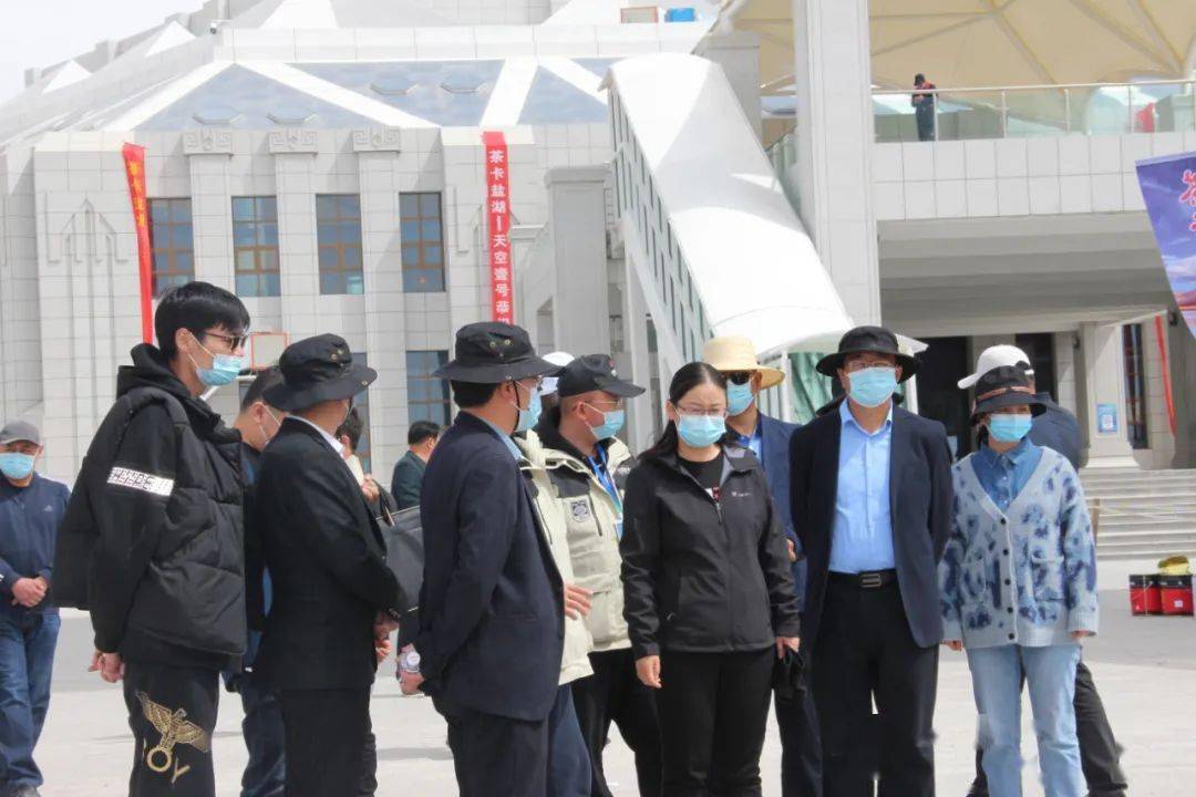 二级调研员牛剑波,县政府副县长唐生林,县政府副县长公保才旦,乌兰