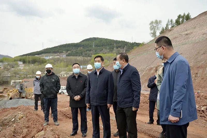 李平检查五一节日期间道路交通和项目建设安全工作