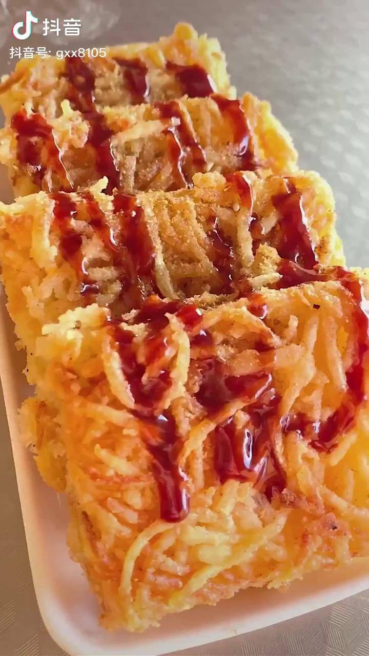 抖音美食制作人黄金土豆丝饼简单易上手欢迎大家加入学习黄金土豆丝饼