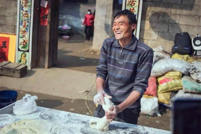 40岁的农民大叔在农村投资1万每天赚300多元看他是怎么做到的