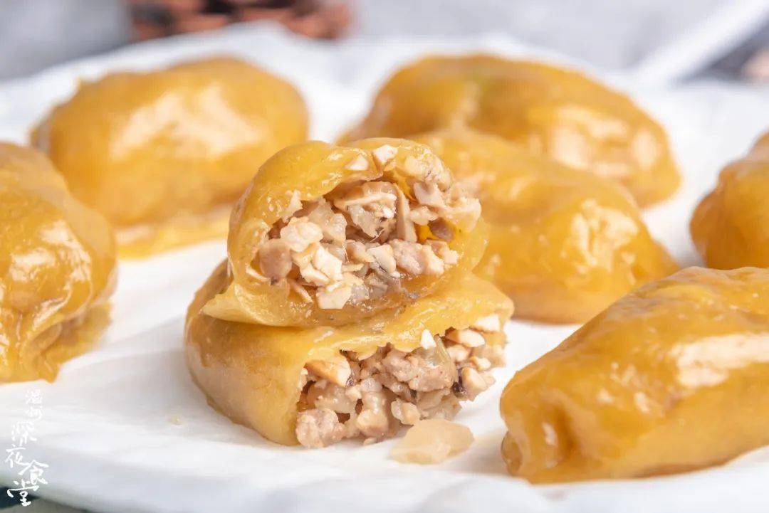 五一嗨温州温州滨江夜市海鲜狂欢节国潮小吃市集打铁花炸场