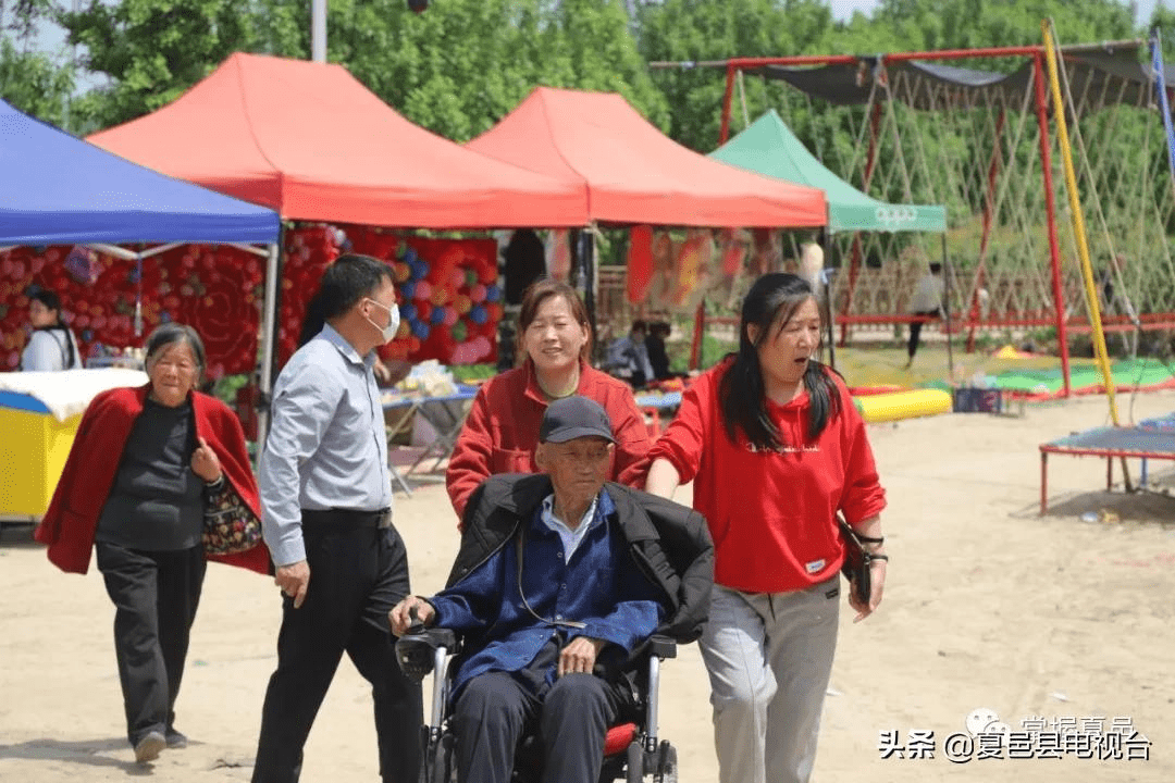 家乡人游家乡五一小长假最美的风景就在家门口