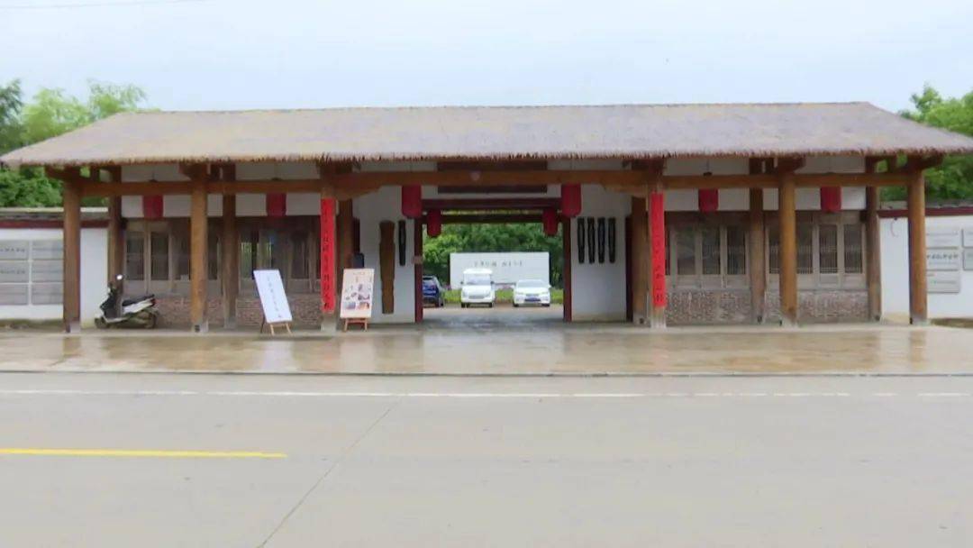 生态旅游区的龙人古琴文化村以独特的文化内涵受到了广大游客的喜爱