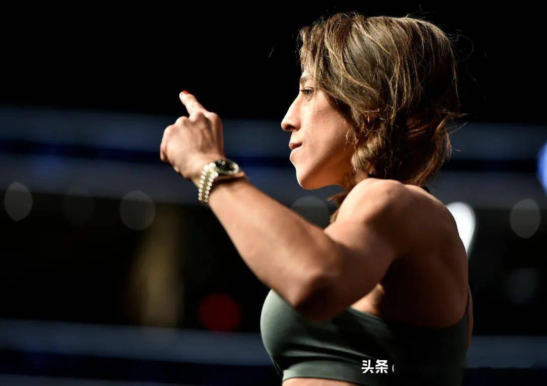 乔安娜叫阵罗斯最能打的女人回来了