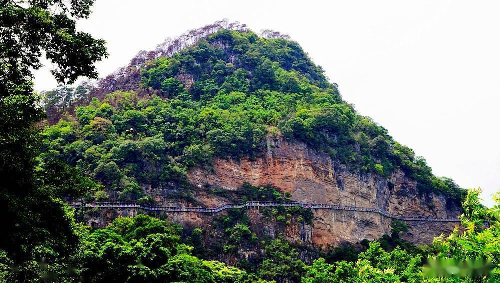 五 一假期游西洋江大峡谷,品尝"天下第一锅"高峰牛肉_栈道