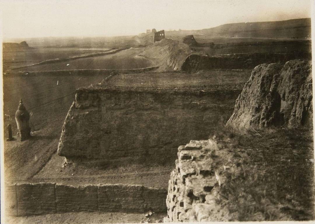 民国老照片1937年的大同古城和耿市长复建的一样吗