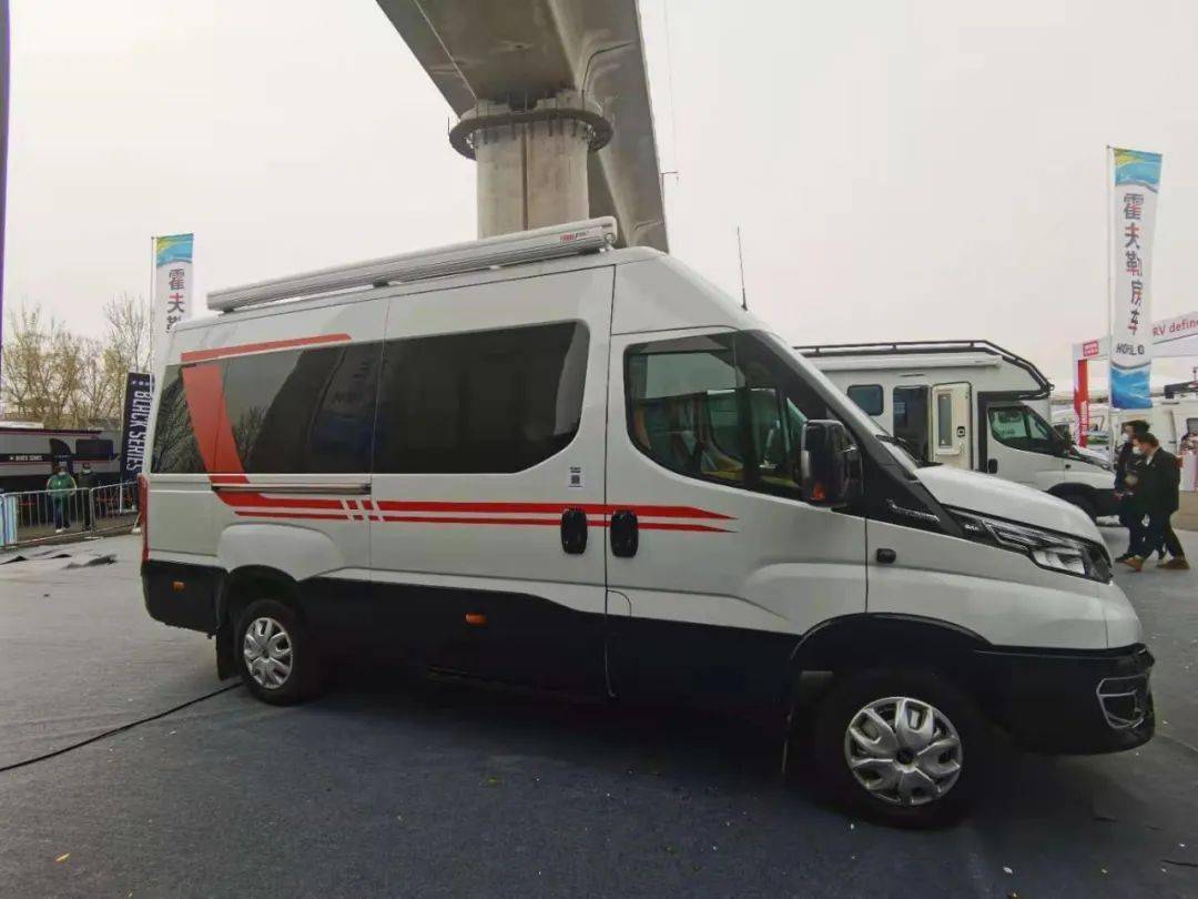 527上海房车展专为高端商务出行打造霍夫勒新款商旅b型房车豪华配置