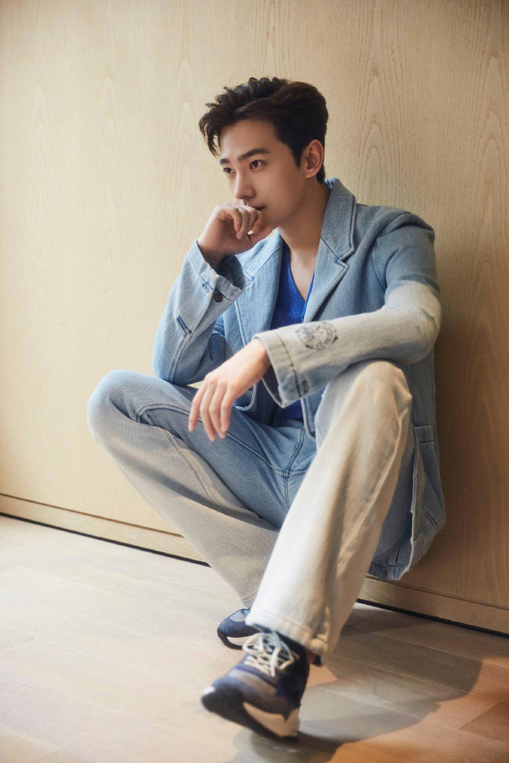 [消息]杨洋今日出席hogan线下活动 休闲牛仔套装变身"蓝朋友"少年感