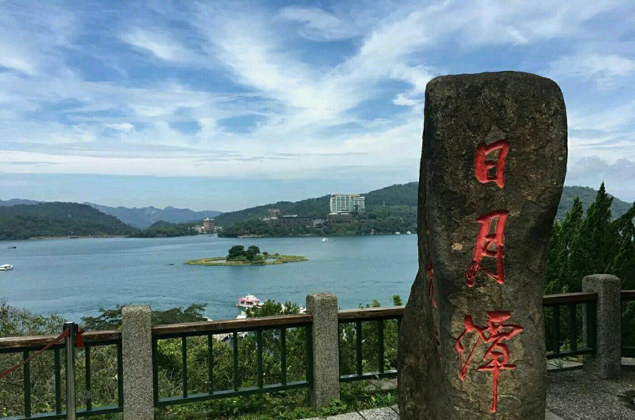 台湾省最著名的山脉是中央山脉最著名的山景是阿里山吗
