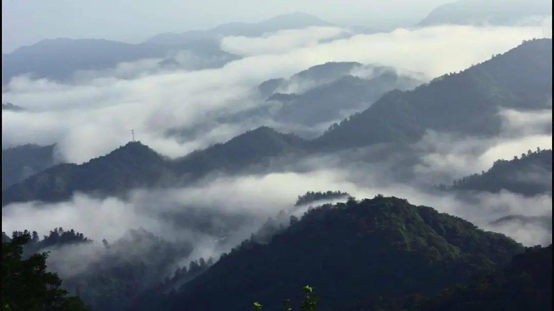 醉美襄阳湖北谷城大美薤山云海壮流云飞渡雾飘扬