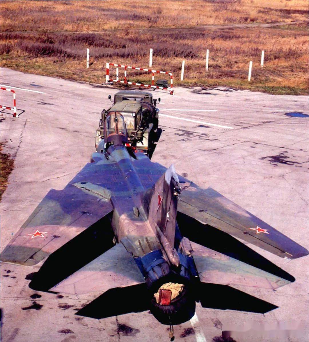 俄罗斯军机设计三巨头苏霍伊米格图波列夫三强击机