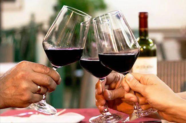 为什么有些人可以一直喝酒 42ea9ac4eaaf490fb8bf5005a21871c0.jpeg