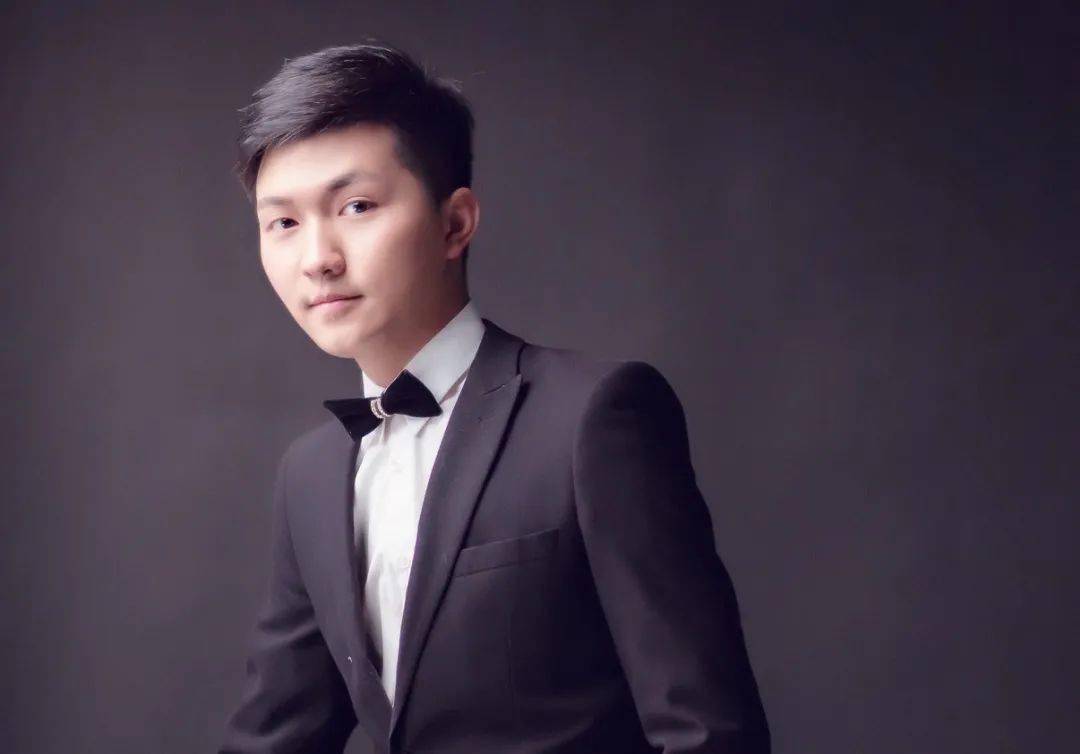 12:40—14:00 《故事茶馆》 主持人:浩宇12:10—12:40 《政风行风热线