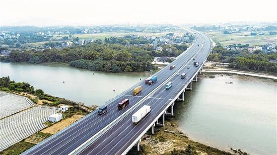道路通 乡村美 旅游旺 工业兴_开阳