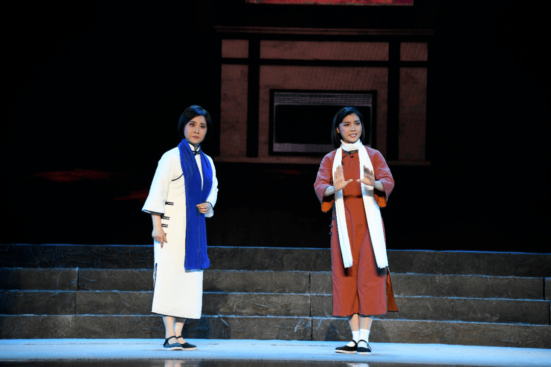 大型现代豫剧《郭隆真》在邯郸市工人剧院进行首场演出