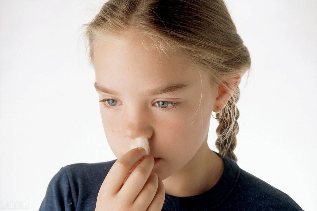 频繁流鼻血是白血病 头疼流鼻血是癌症前兆