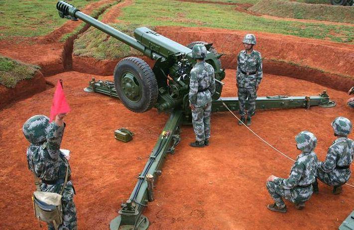 网络图:96式122毫米榴弹炮算上09式卡车炮,我军同时装备三款不同底盘