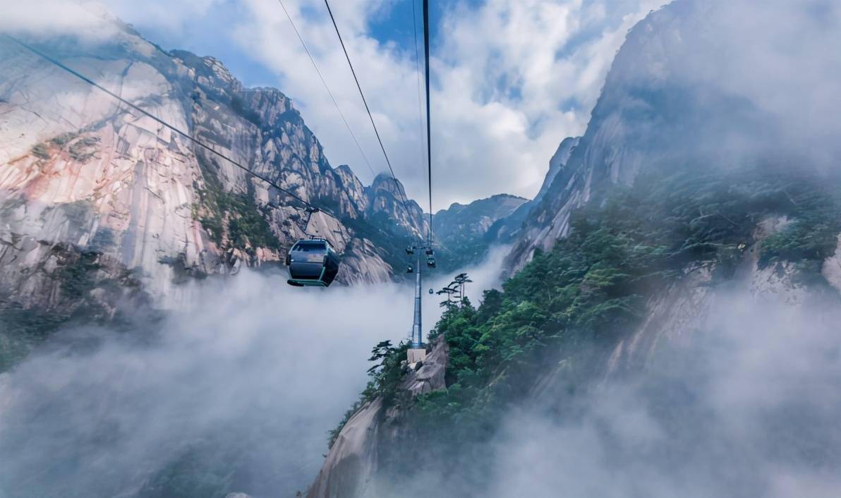 西换乘中心统一乘坐景交大巴到达索道口来到黄山是一定要攀登黄山的8