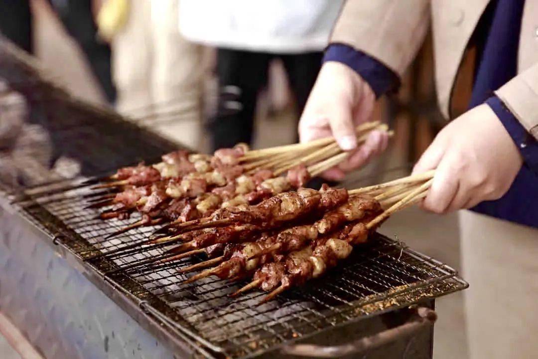 稻渔空间约你免费来烧烤稻田插秧感受清凉