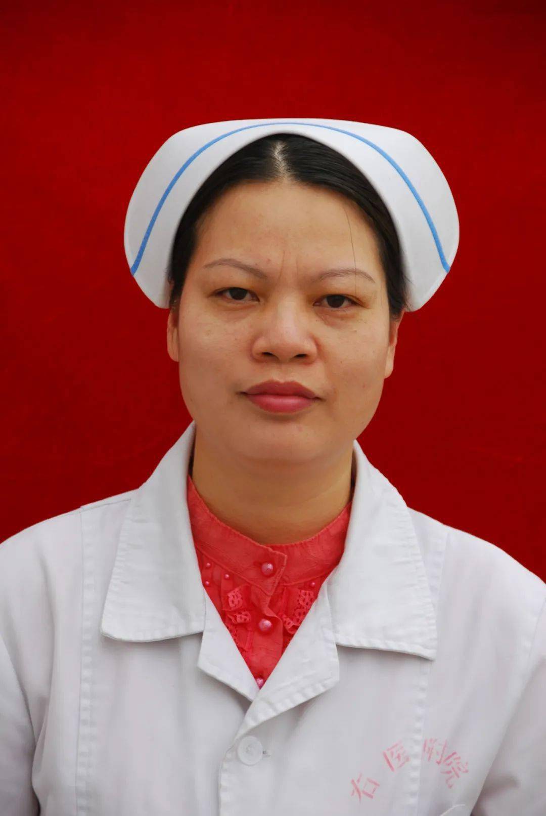 主任护师韦柳青 副主任护师韦惠云 主任护师黄连欣 副主任护师周兰岛