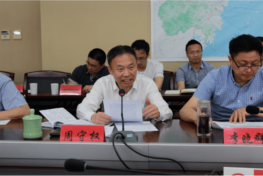 周守权汇报了市住建局党史学习教育启动以来的工作情况,一是提高站位