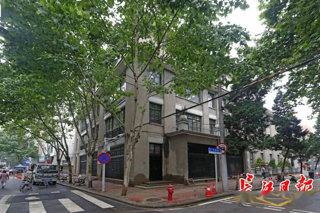 木质结构修复用上百年老木头八路军武汉办事处旧址16日将恢复开放