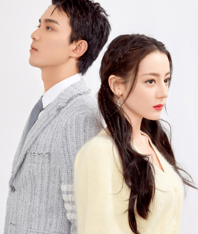 太好磕了!迪丽热巴吴磊拍情人节大片,摸喉结搂肩歌隼售后甜炸屏