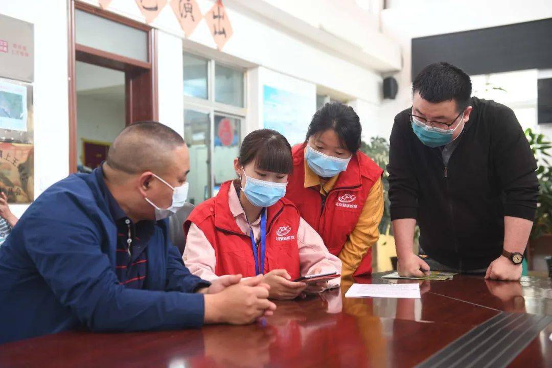 市所杜世昌老师对整个调查流程及调查员们认真负责的态度给与了肯定