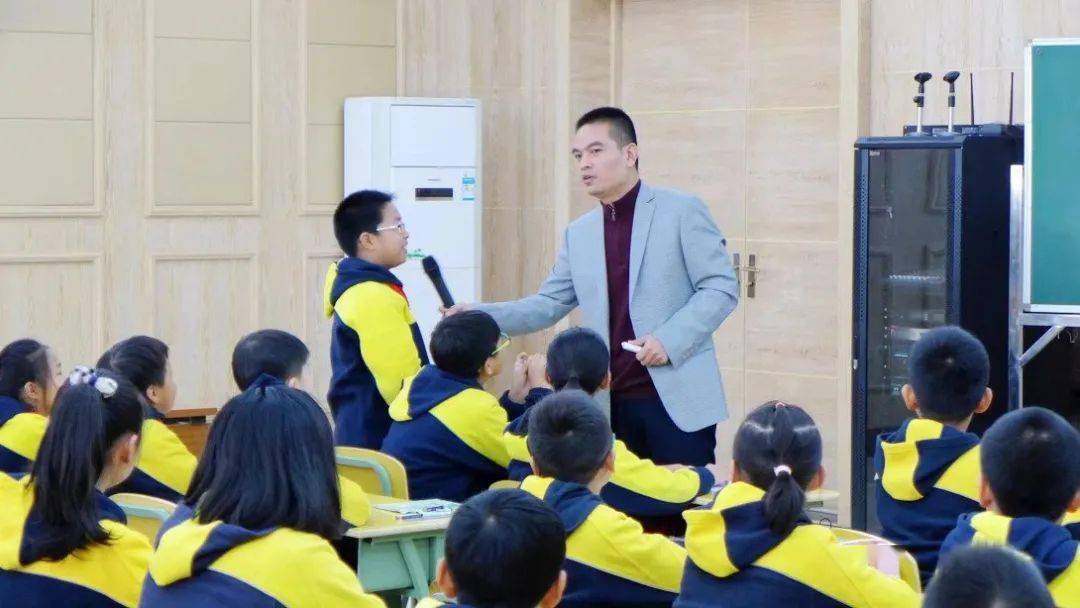 "学党史·争先进" | 黄彪:德艺双馨铸师魂 百折不挠践初心