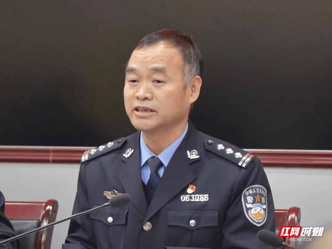 邵阳县公安局副局长刘青嘉在普通人的心目中,警察个个都是钢铁硬汉