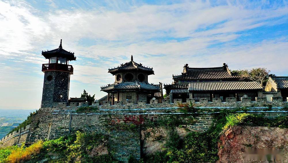 海市蜃楼的奇幻,还有千年古建筑群,弥陀寺,蓬莱阁馆等景点