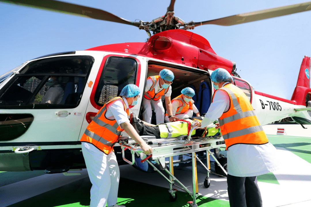 关注空中120立体式生命救援开创救援新模式