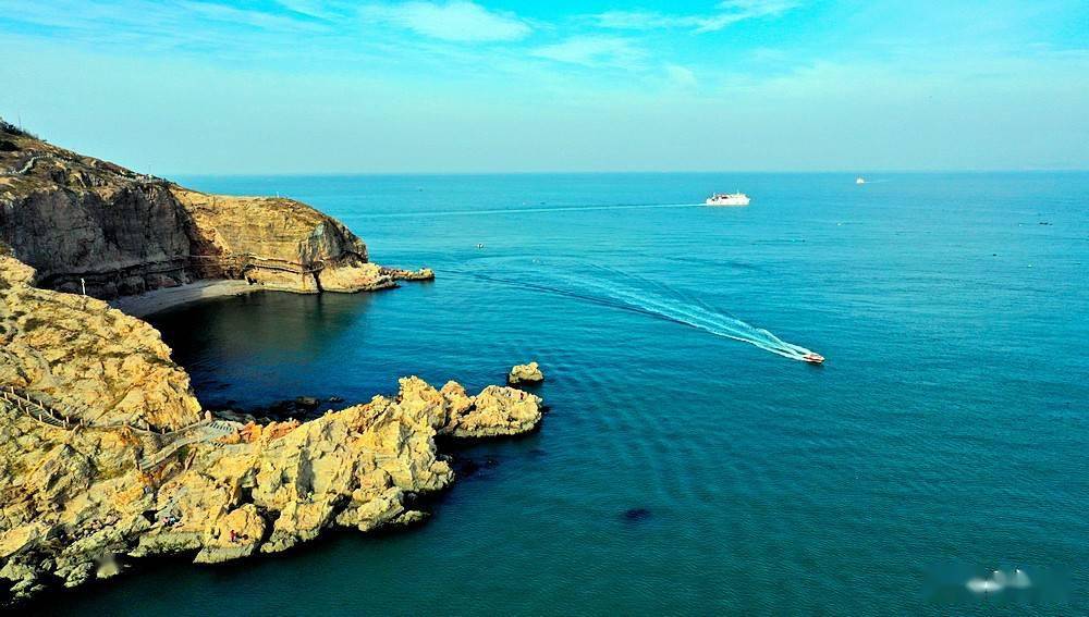 横田山一边黄一边绿的黄海勃海临界点…… 阳光明媚,有山有海有历史的