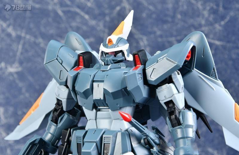 高度对比之前一直觉得金恩的背包很不协调,没想到实