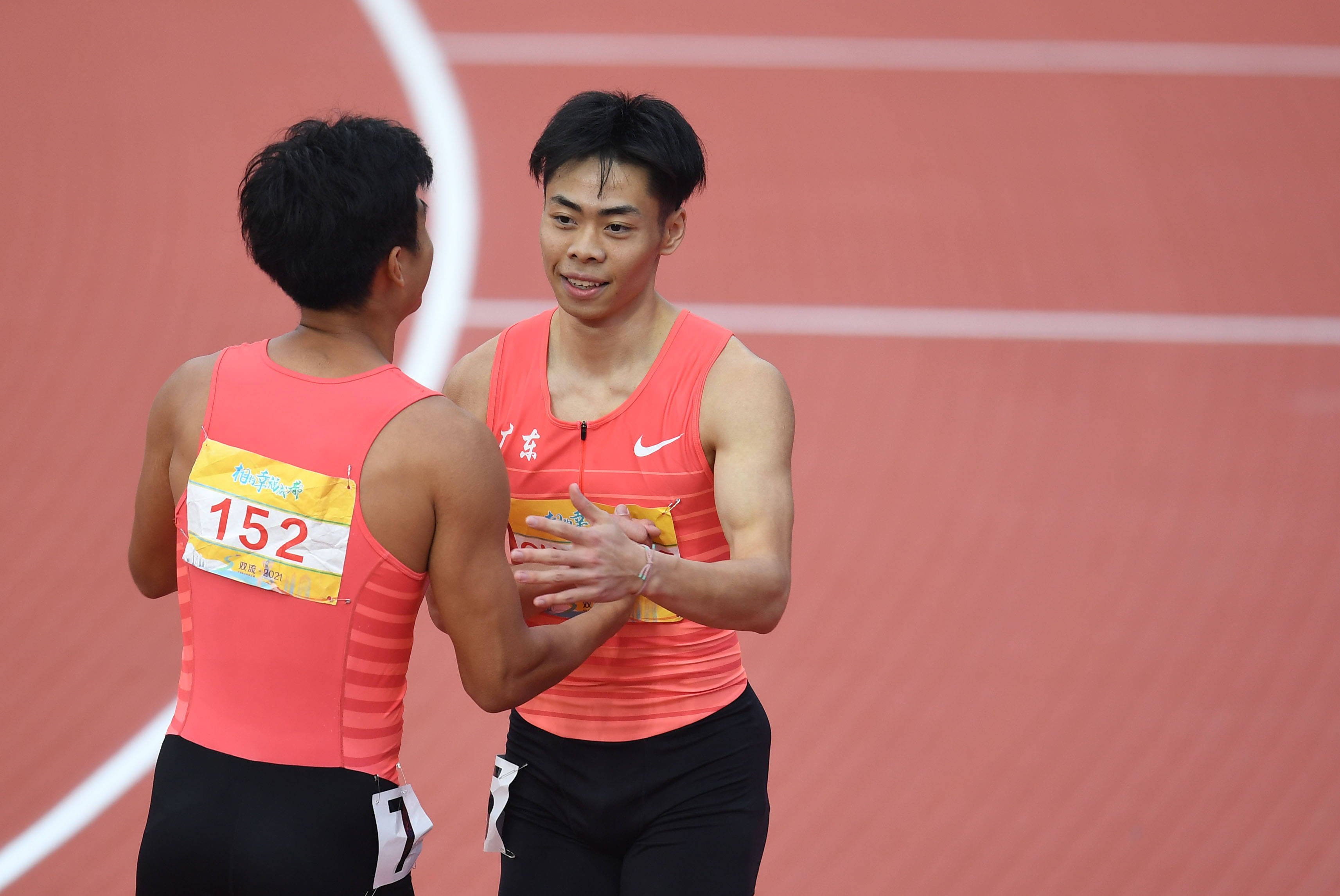 田径——"相约幸福成都"田径邀请赛:男子100米决赛赛况