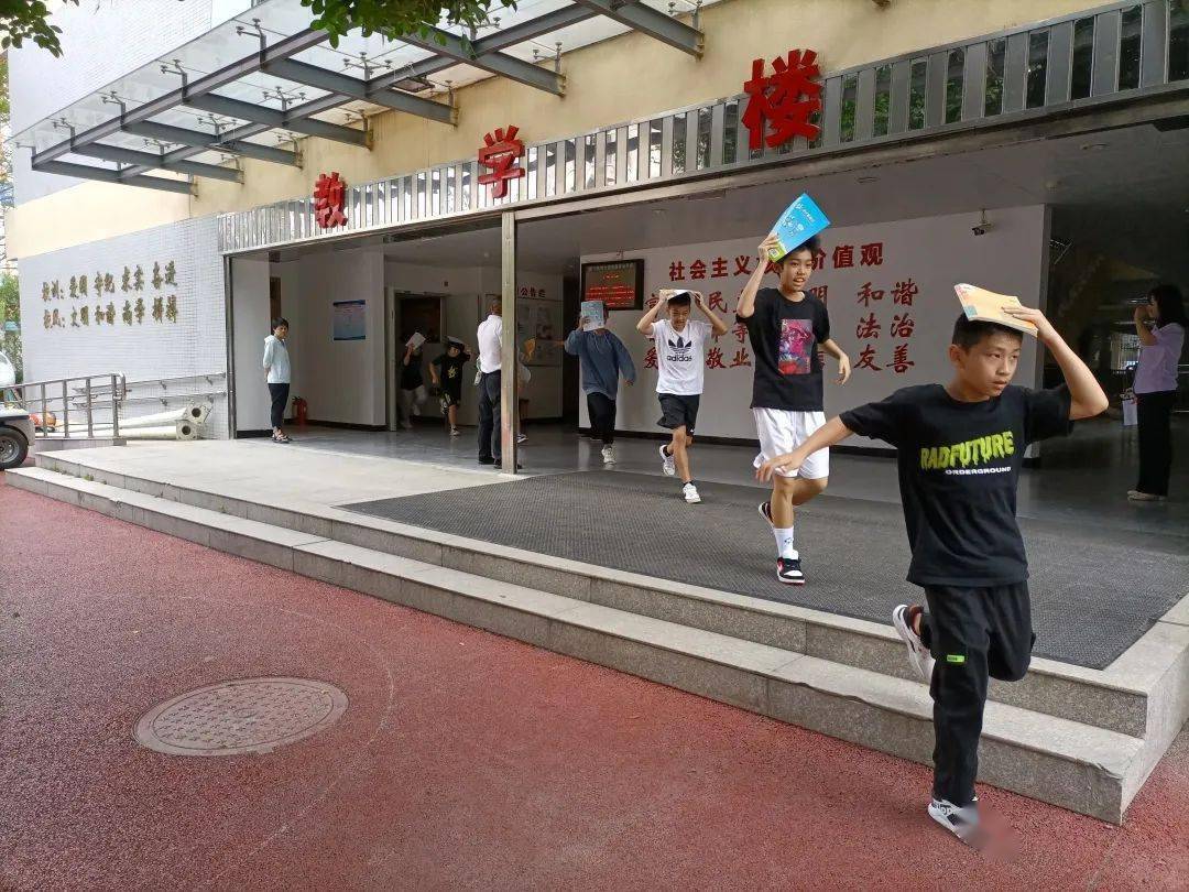 培养应急逃生自救技能,福州市体育运动学校(含市少体校)开展了应急