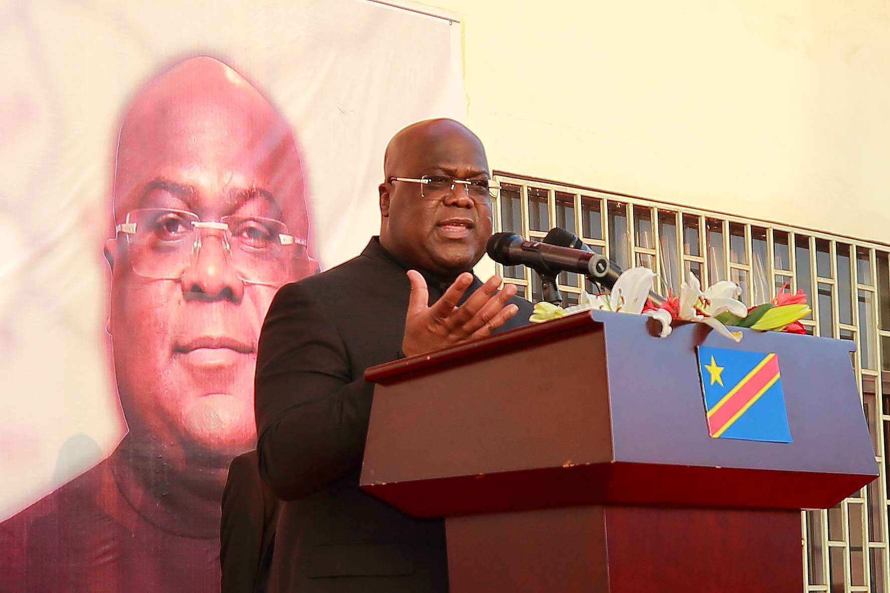 5月13日,刚果(金)总统齐塞克迪在卢阿拉巴省科卢韦齐市视察中刚合资的