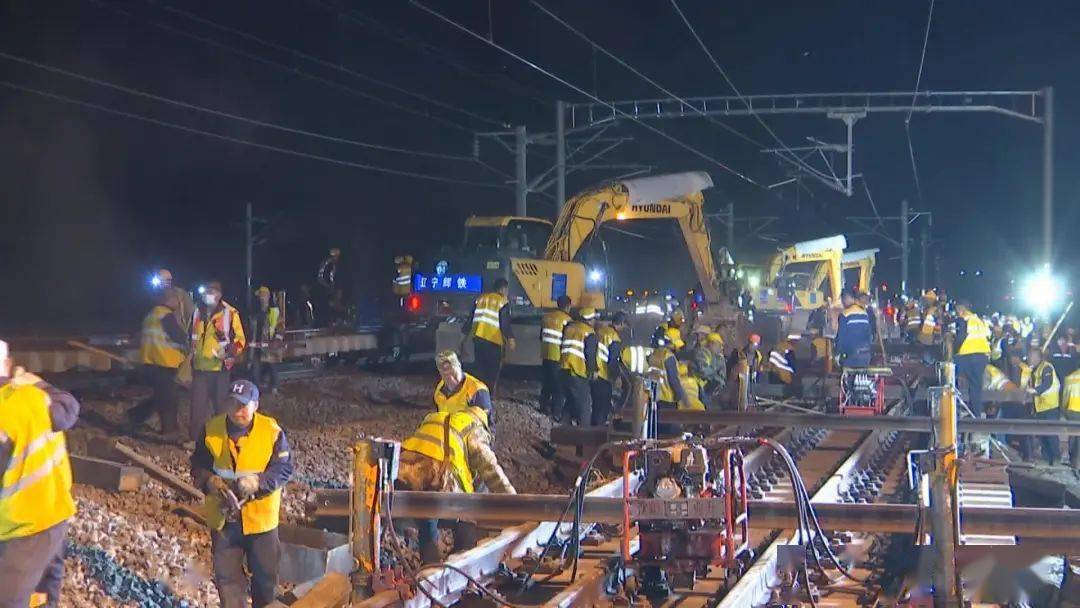 关注吉林新闻联播国内最长42号高速道岔在敦白客专插铺完成